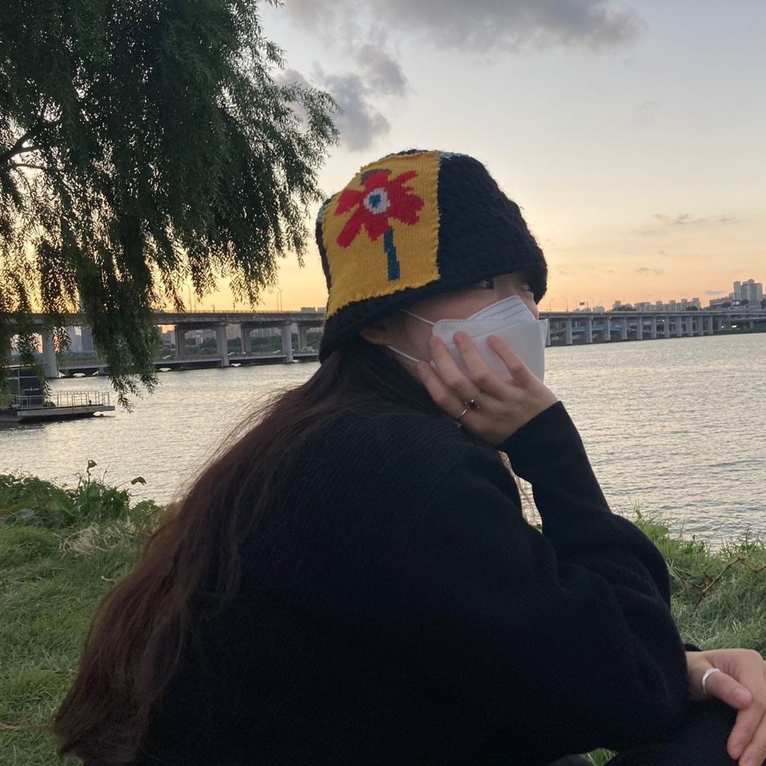 FLOWERING BUCKET BLACK