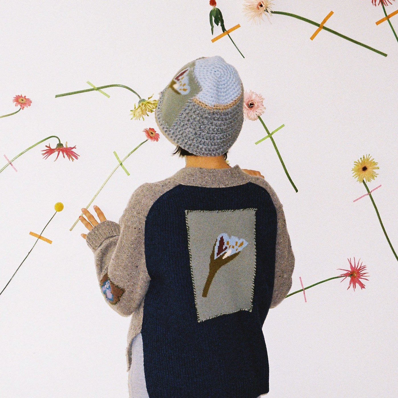 FLOWERING BUCKET GREY