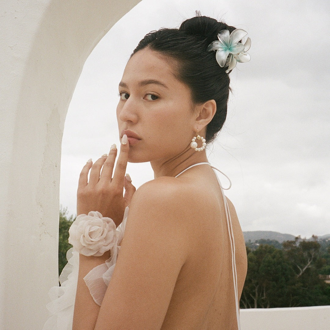 SUPER BLOOM CLIP IN AQUA PEARL