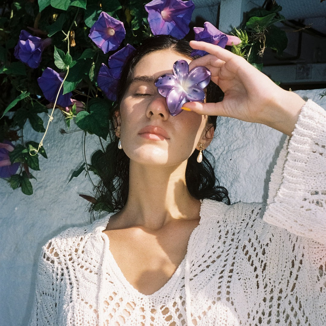 SUPER BLOOM CLIP IN IRIS PEARL